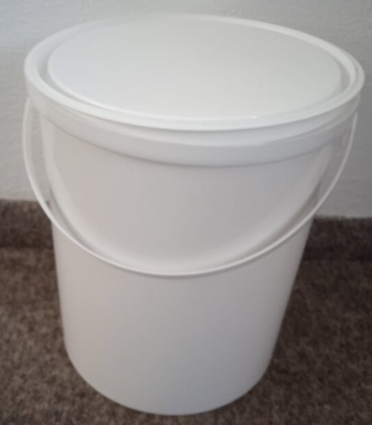 PLASTIC CAN 5 L INCLUDING PRESSING CAP