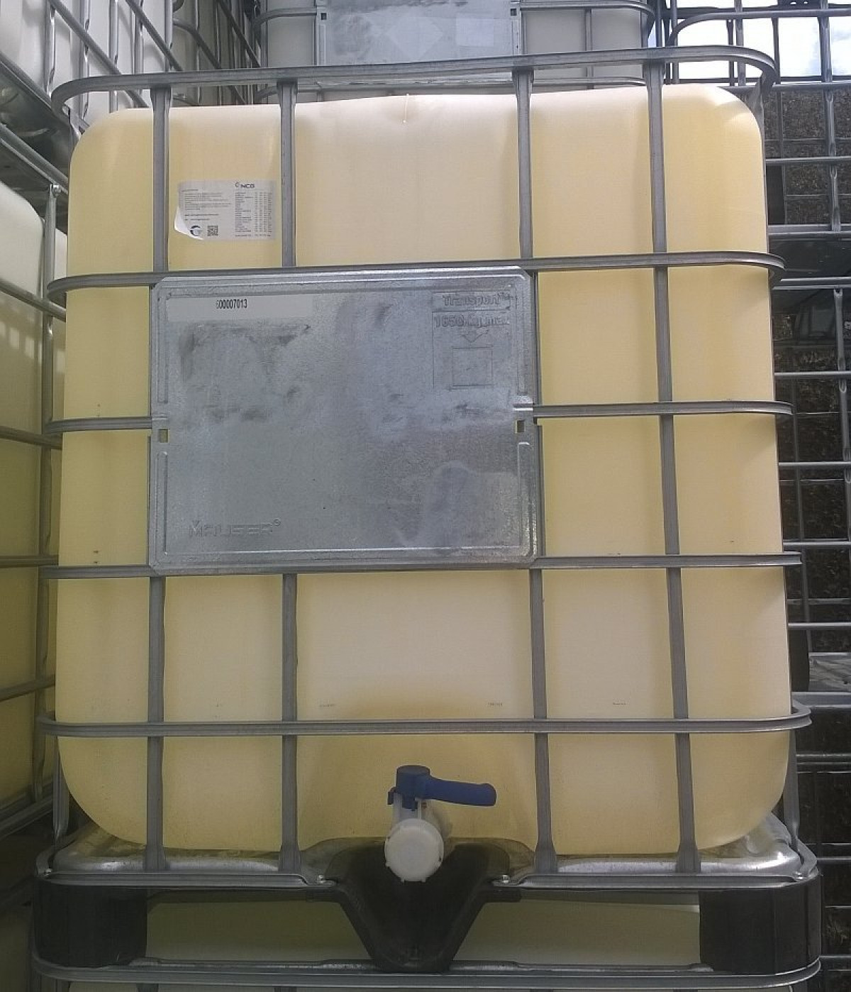 BEKAS IBC 1000 L DIBUAT SEMULA / TAMATBEKAS IBC 1000 L DIBUAT SEMULA / TAMAT  