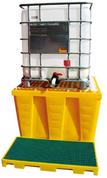 PLASTIC LOCKING PLATE UNDER IBC CONTAINER