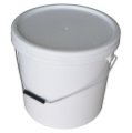 PP KBELÍK 20L ROUND WHITE / WHITE METAL HOLDER LID WITH FUSE / 192KS PALLET